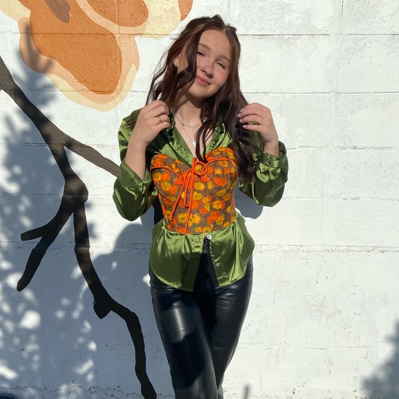 Green Silk blouse - Picture 2 of 2